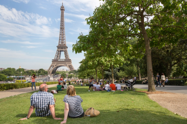 "PARISIEN Picnic"パリの素敵な公園や森でパリジャンのようにピクニック♪厳選食材ケータリングで楽々プラン半日3〜4時間の画像1枚目